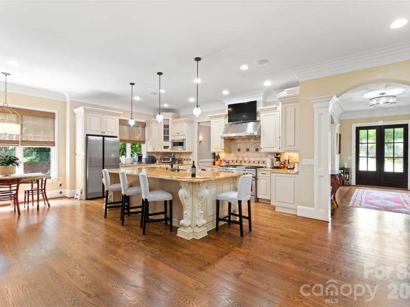 5511 Carmel Road, Charlotte, NC 28226.  MLS# CAR4382196, YatesRealty ID 22864. 