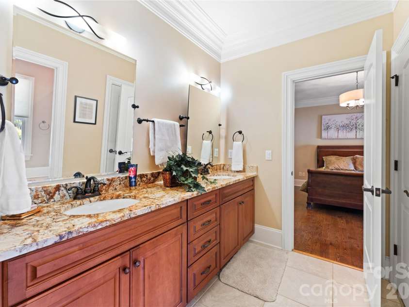 5511 Carmel Road, Charlotte, NC 28226.  MLS# CAR4382196, YatesRealty ID 22864. 
