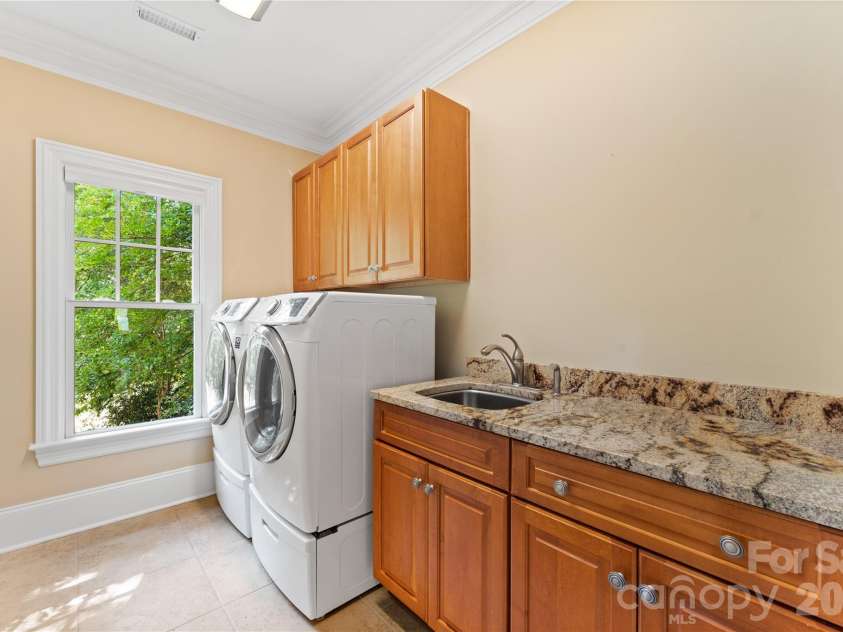 5511 Carmel Road, Charlotte, NC 28226.  MLS# CAR4382196, YatesRealty ID 22864. 