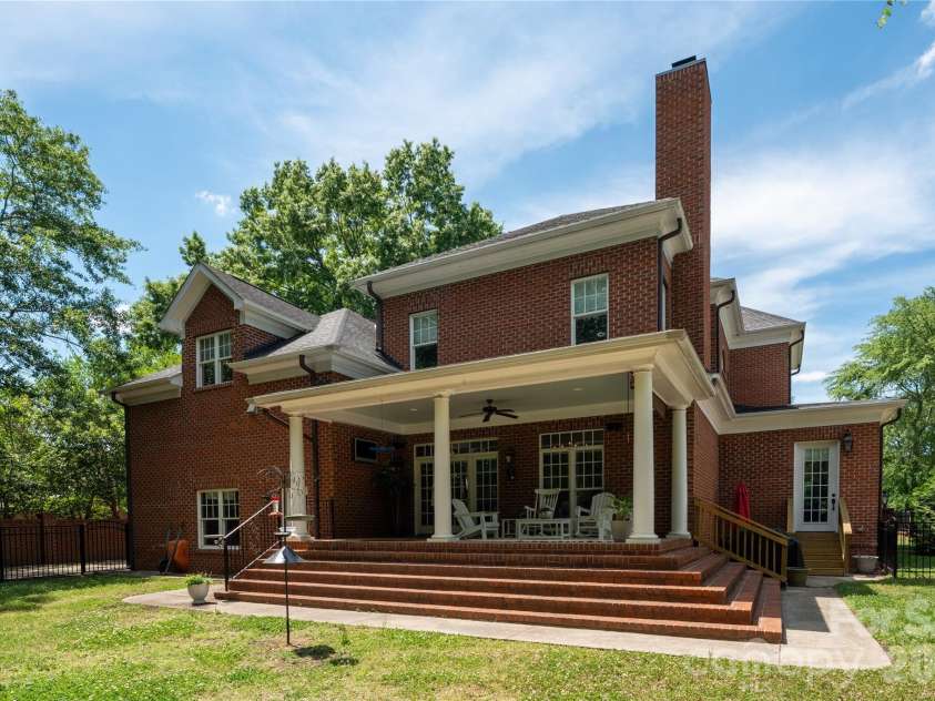 5511 Carmel Road, Charlotte, NC 28226.  MLS# CAR4382196, YatesRealty ID 22864. 