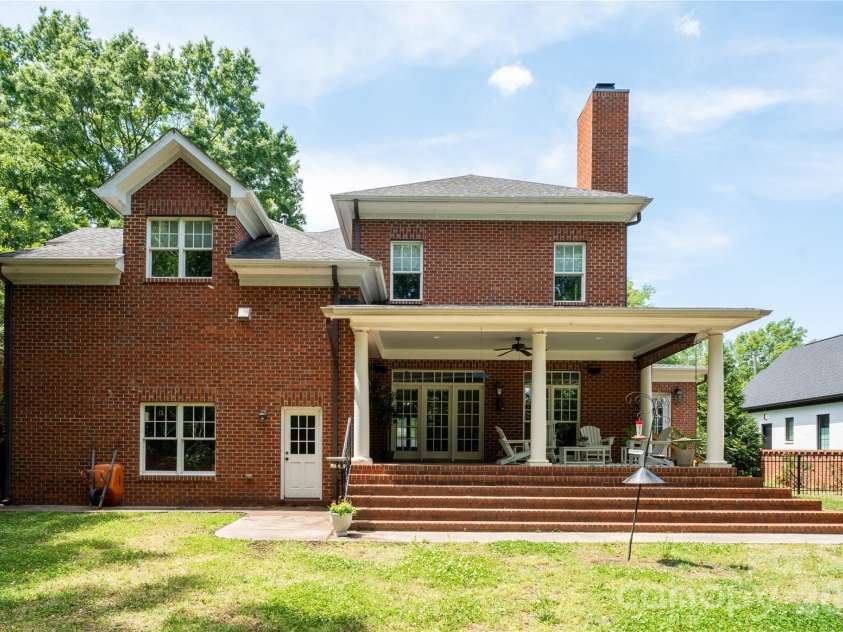 5511 Carmel Road, Charlotte, NC 28226.  MLS# CAR4382196, YatesRealty ID 22864. 