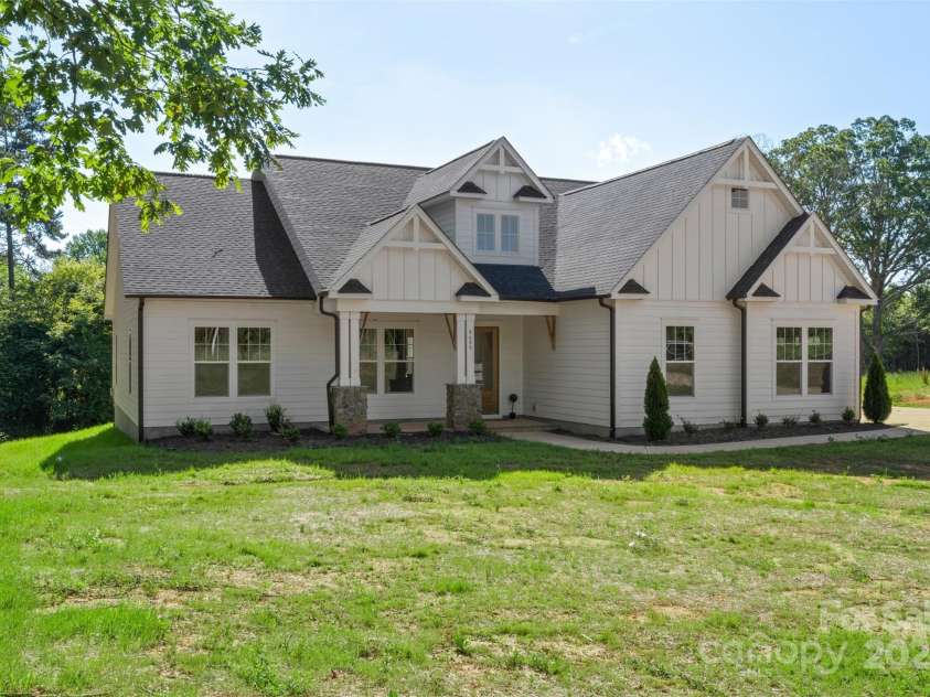 8680 Sherrills Ford Road, Sherrills Ford, NC 28673.  MLS# CAR4272451, YatesRealty ID 22865. 