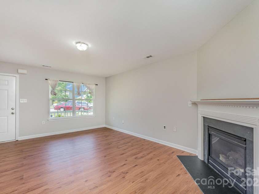 8524 Emerald Fern Way, Charlotte, NC 28214.  MLS# CAR4264082, YatesRealty ID 22866. 