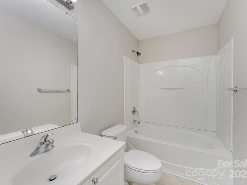 8524 Emerald Fern Way, Charlotte, NC 28214.  MLS# CAR4264082, YatesRealty ID 22866. 