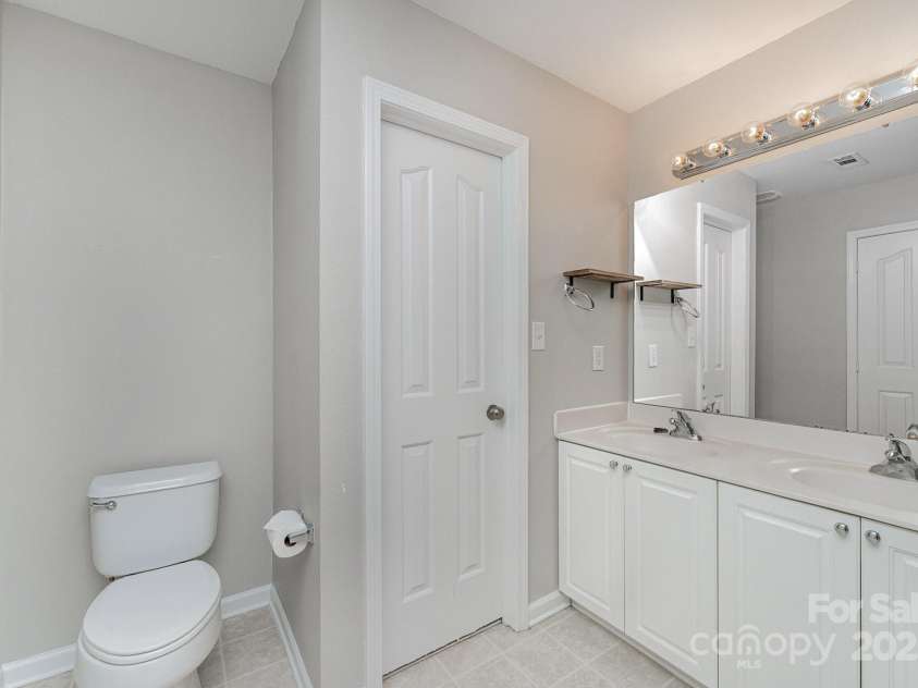 8524 Emerald Fern Way, Charlotte, NC 28214.  MLS# CAR4264082, YatesRealty ID 22866. 