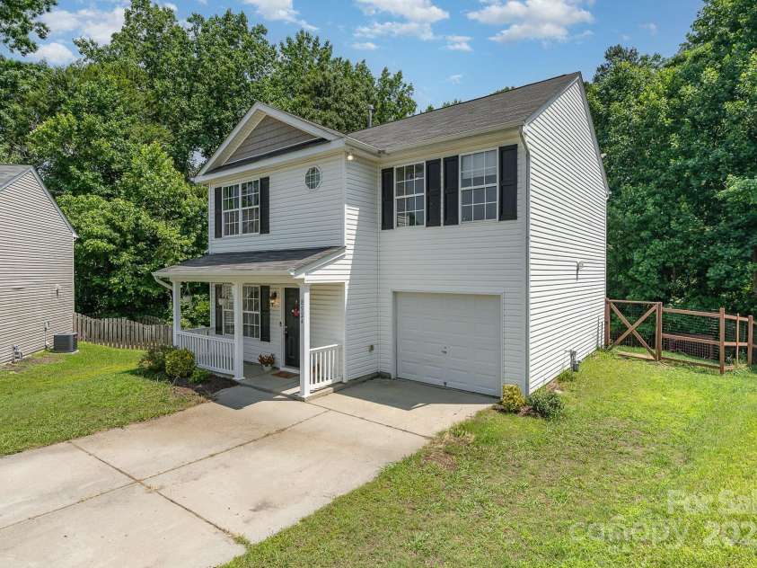 8524 Emerald Fern Way, Charlotte, NC 28214.  MLS# CAR4264082, YatesRealty ID 22866. 