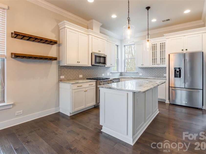 2515 Euclid Avenue, Charlotte, NC 28203.  MLS# CAR4327368, YatesRealty ID 22867. 