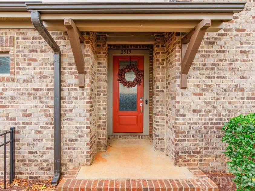 2515 Euclid Avenue, Charlotte, NC 28203.  MLS# CAR4327368, YatesRealty ID 22867. 