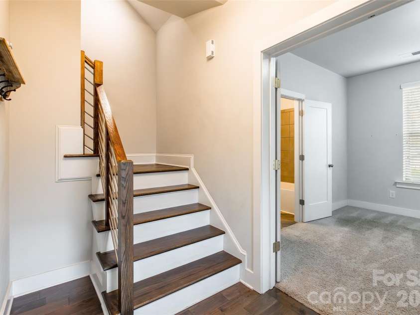 2515 Euclid Avenue, Charlotte, NC 28203.  MLS# CAR4327368, YatesRealty ID 22867. 
