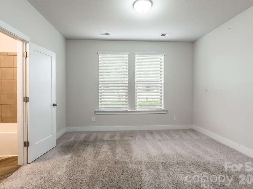 2515 Euclid Avenue, Charlotte, NC 28203.  MLS# CAR4327368, YatesRealty ID 22867. 