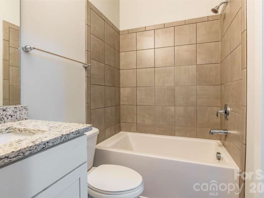 2515 Euclid Avenue, Charlotte, NC 28203.  MLS# CAR4327368, YatesRealty ID 22867. 