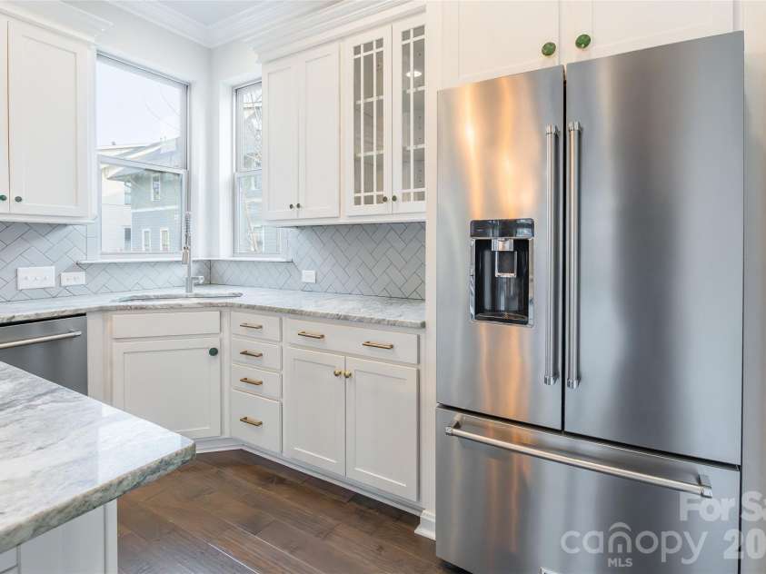 2515 Euclid Avenue, Charlotte, NC 28203.  MLS# CAR4327368, YatesRealty ID 22867. 
