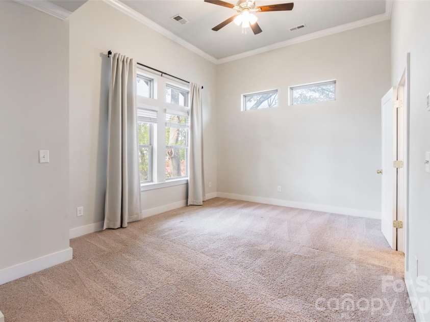 2515 Euclid Avenue, Charlotte, NC 28203.  MLS# CAR4327368, YatesRealty ID 22867. 