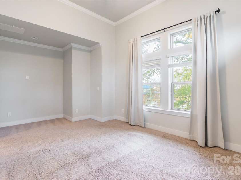 2515 Euclid Avenue, Charlotte, NC 28203.  MLS# CAR4327368, YatesRealty ID 22867. 