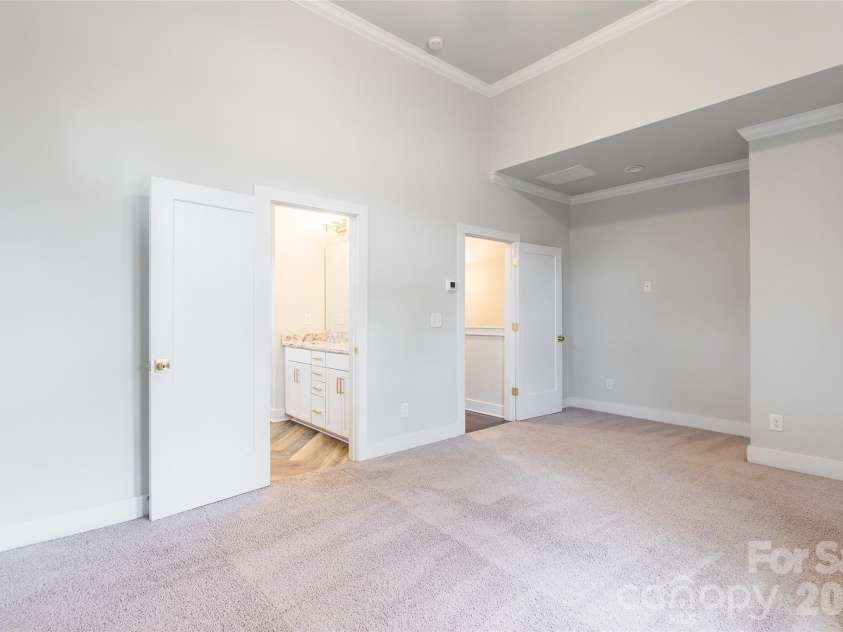 2515 Euclid Avenue, Charlotte, NC 28203.  MLS# CAR4327368, YatesRealty ID 22867. 