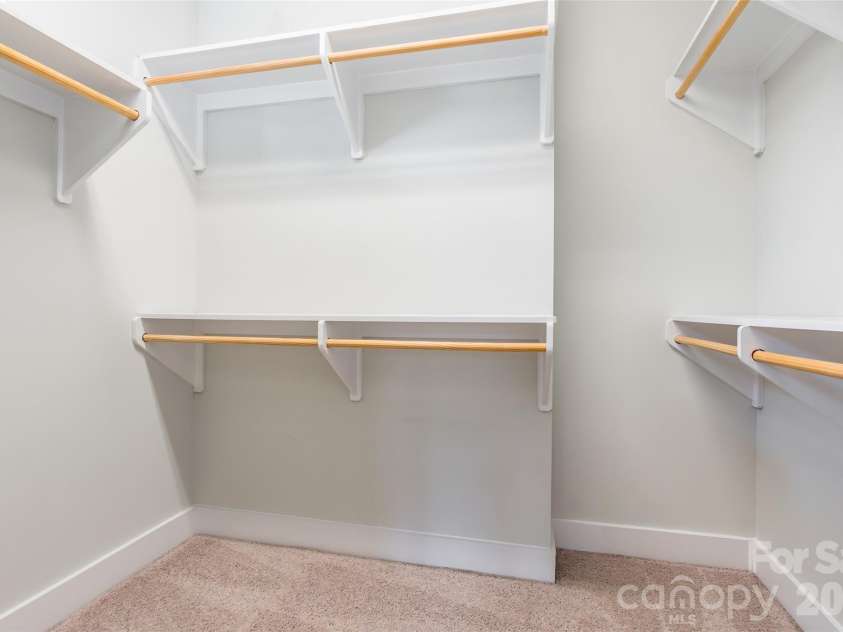 2515 Euclid Avenue, Charlotte, NC 28203.  MLS# CAR4327368, YatesRealty ID 22867. 