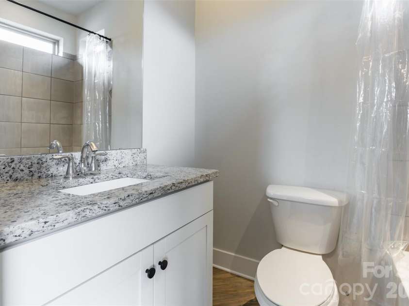 2515 Euclid Avenue, Charlotte, NC 28203.  MLS# CAR4327368, YatesRealty ID 22867. 