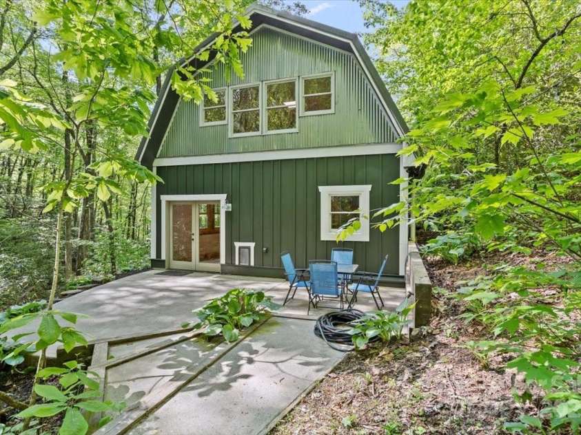 3147 Old US 25 Highway, Zirconia, NC 28790.  MLS# CAR4261483, YatesRealty ID 22867. 