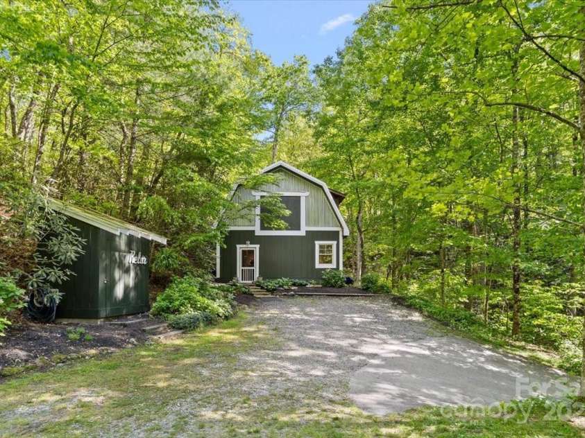 3147 Old US 25 Highway, Zirconia, NC 28790.  MLS# CAR4261483, YatesRealty ID 22867. 
