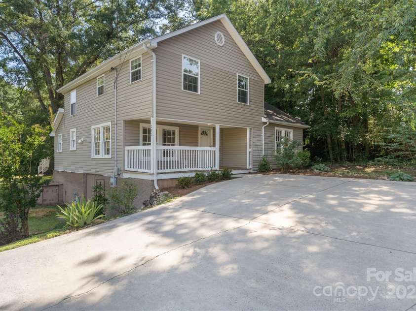 202 Glenn Avenue, Kannapolis, NC 28081.  MLS# CAR4268329, YatesRealty ID 22869. 