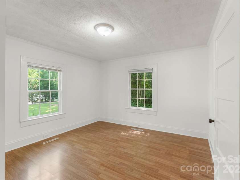 202 Glenn Avenue, Kannapolis, NC 28081.  MLS# CAR4268329, YatesRealty ID 22869. 