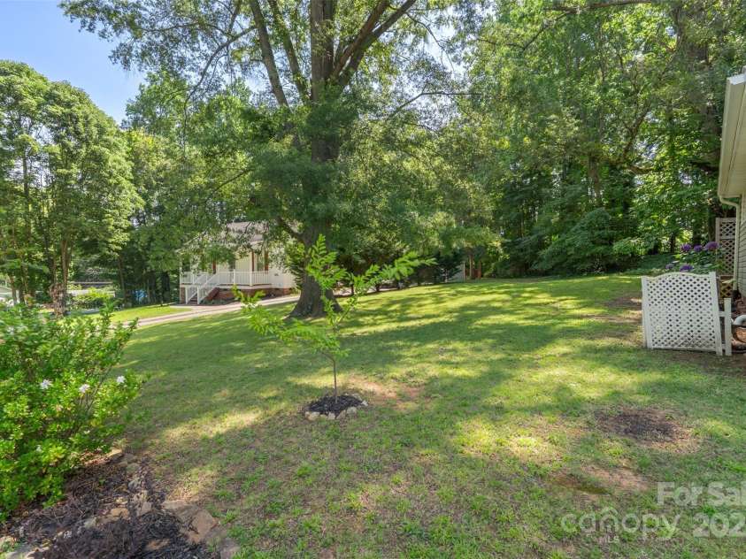 202 Glenn Avenue, Kannapolis, NC 28081.  MLS# CAR4268329, YatesRealty ID 22869. 