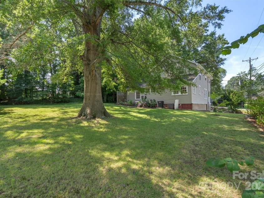 202 Glenn Avenue, Kannapolis, NC 28081.  MLS# CAR4268329, YatesRealty ID 22869. 