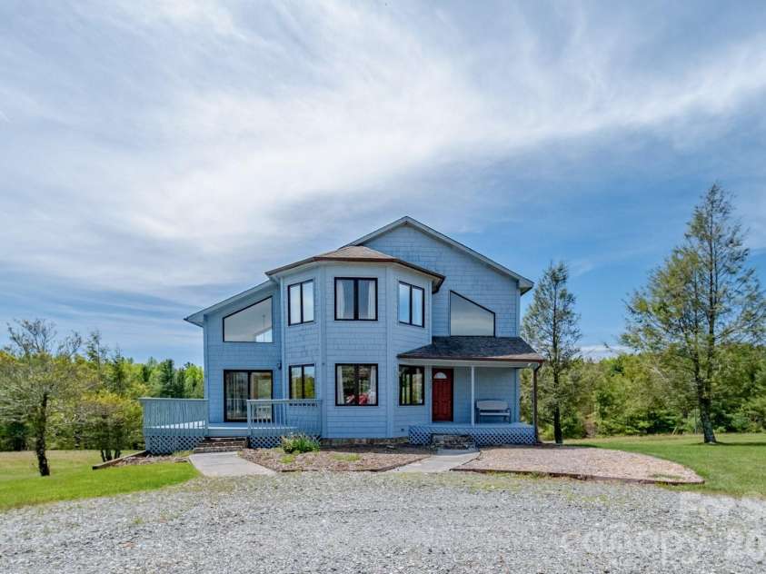 216 Deer Track Lane, Sparta, NC 28675.  MLS# CAR4375464, YatesRealty ID 22869. 