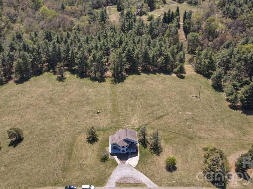 216 Deer Track Lane, Sparta, NC 28675.  MLS# CAR4375464, YatesRealty ID 22869. 