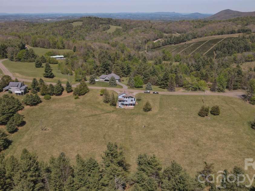216 Deer Track Lane, Sparta, NC 28675.  MLS# CAR4375464, YatesRealty ID 22869. 