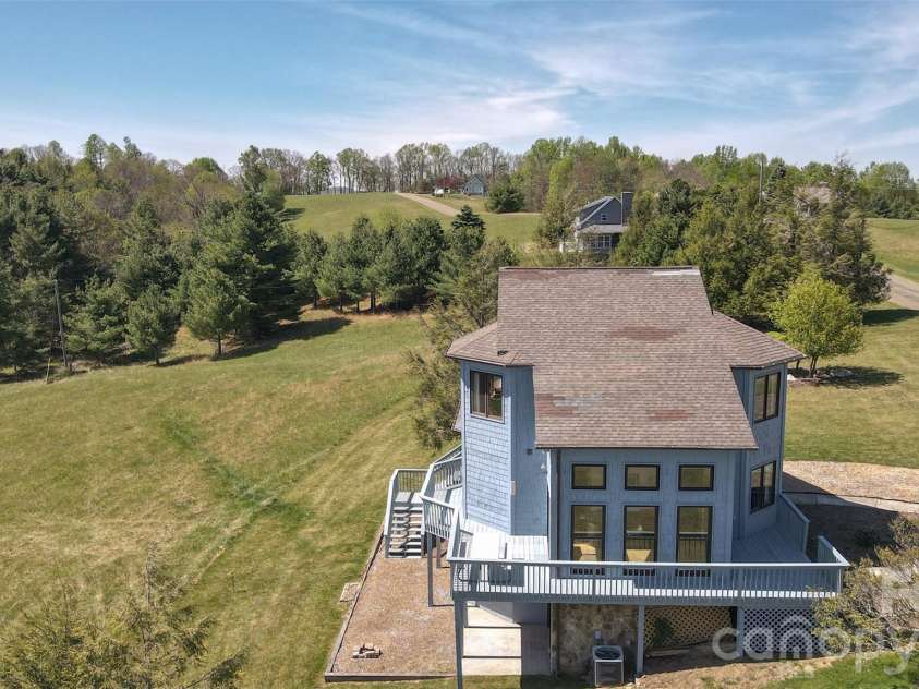 216 Deer Track Lane, Sparta, NC 28675.  MLS# CAR4375464, YatesRealty ID 22869. 