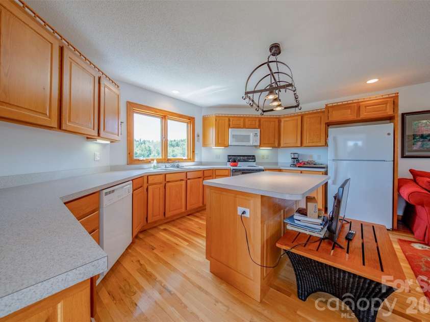 216 Deer Track Lane, Sparta, NC 28675.  MLS# CAR4375464, YatesRealty ID 22869. 