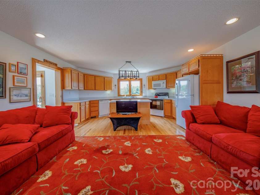 216 Deer Track Lane, Sparta, NC 28675.  MLS# CAR4375464, YatesRealty ID 22869. 