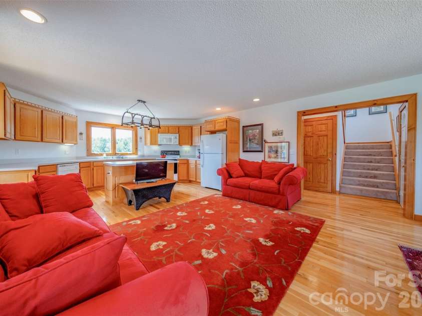 216 Deer Track Lane, Sparta, NC 28675.  MLS# CAR4375464, YatesRealty ID 22869. 