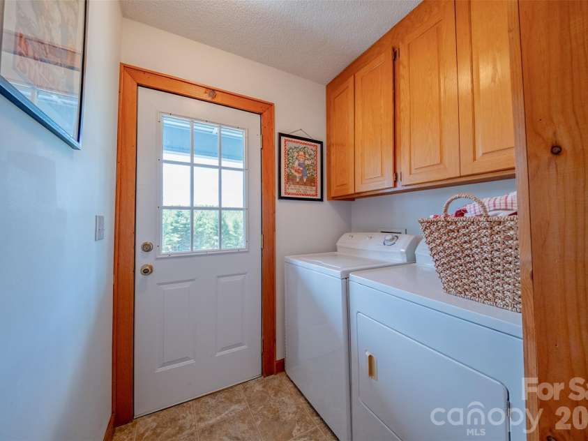 216 Deer Track Lane, Sparta, NC 28675.  MLS# CAR4375464, YatesRealty ID 22869. 