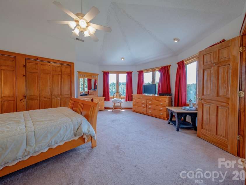 216 Deer Track Lane, Sparta, NC 28675.  MLS# CAR4375464, YatesRealty ID 22869. 
