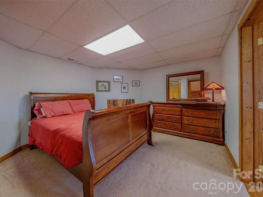 216 Deer Track Lane, Sparta, NC 28675.  MLS# CAR4375464, YatesRealty ID 22869. 