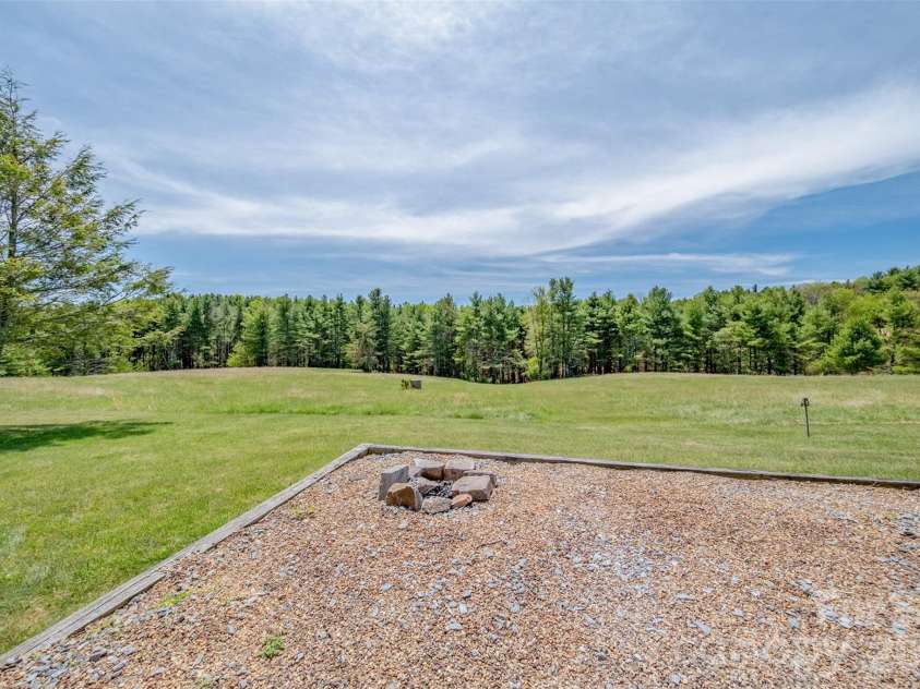216 Deer Track Lane, Sparta, NC 28675.  MLS# CAR4375464, YatesRealty ID 22869. 