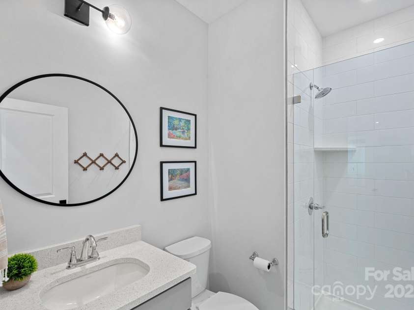 2253 Masons Bend Drive, Fort Mill, SC 29708.  MLS# CAR4332327, YatesRealty ID 2287. Main Level Full Bathroom