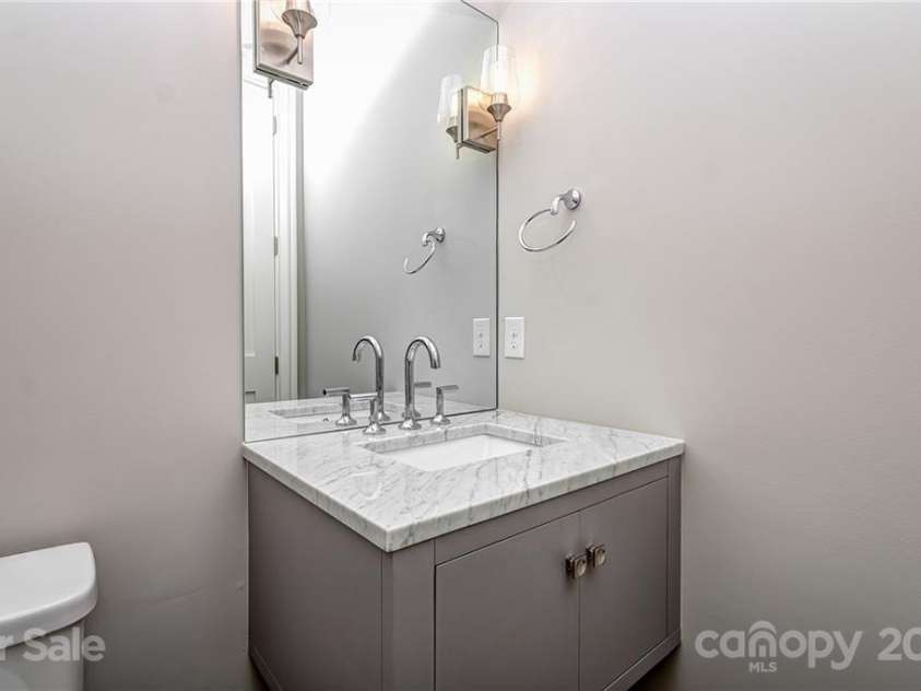 317 Audrey Place, Charlotte, NC 28226.  MLS# CAR3741740, YatesRealty ID 2287. 