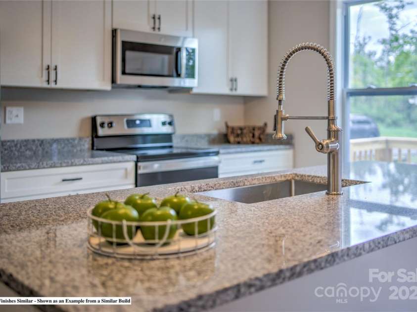 396 Deaverview Road, Asheville, NC 28806.  MLS# CAR4270512, YatesRealty ID 2287. 