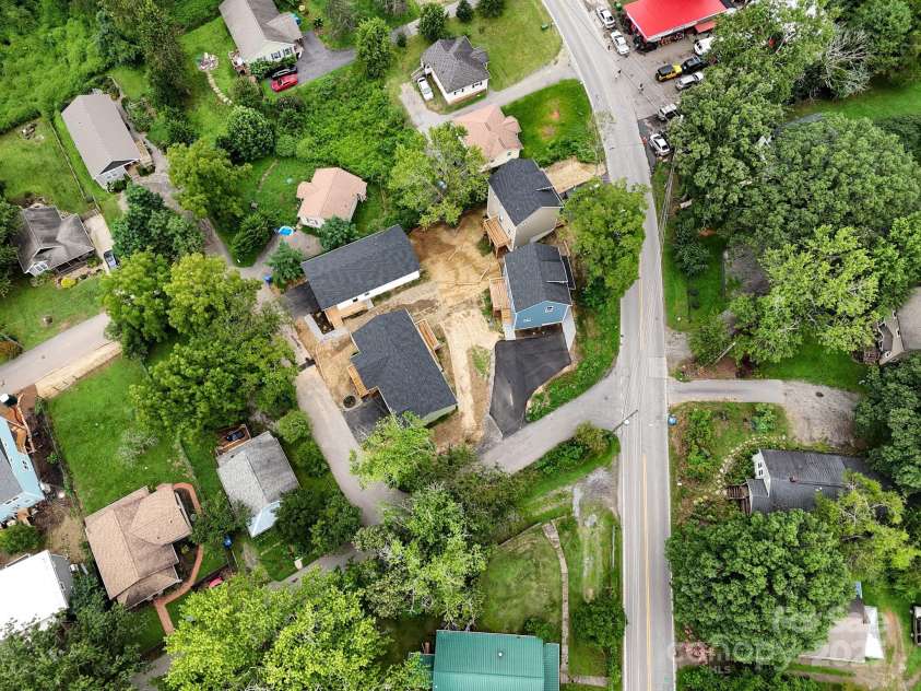 396 Deaverview Road, Asheville, NC 28806.  MLS# CAR4270512, YatesRealty ID 2287. 
