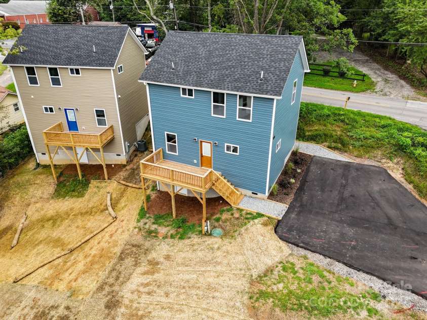 396 Deaverview Road, Asheville, NC 28806.  MLS# CAR4270512, YatesRealty ID 2287. 