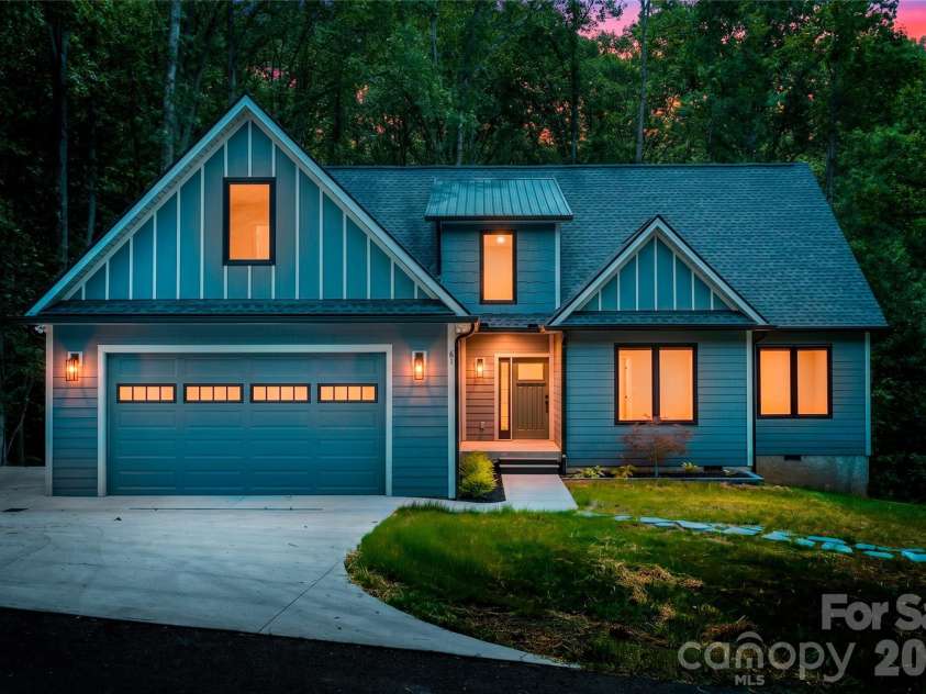 61 Bamboo Trail, Candler, NC 28715.  MLS# CAR4394352, YatesRealty ID 22870. 