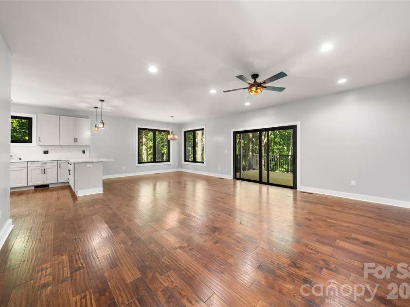 61 Bamboo Trail, Candler, NC 28715.  MLS# CAR4394352, YatesRealty ID 22870. 