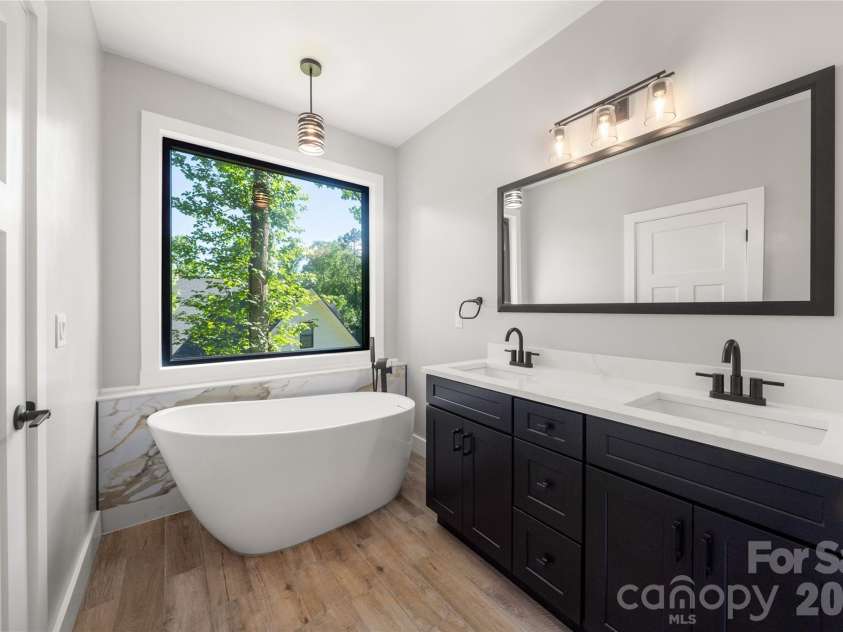 61 Bamboo Trail, Candler, NC 28715.  MLS# CAR4394352, YatesRealty ID 22870. 