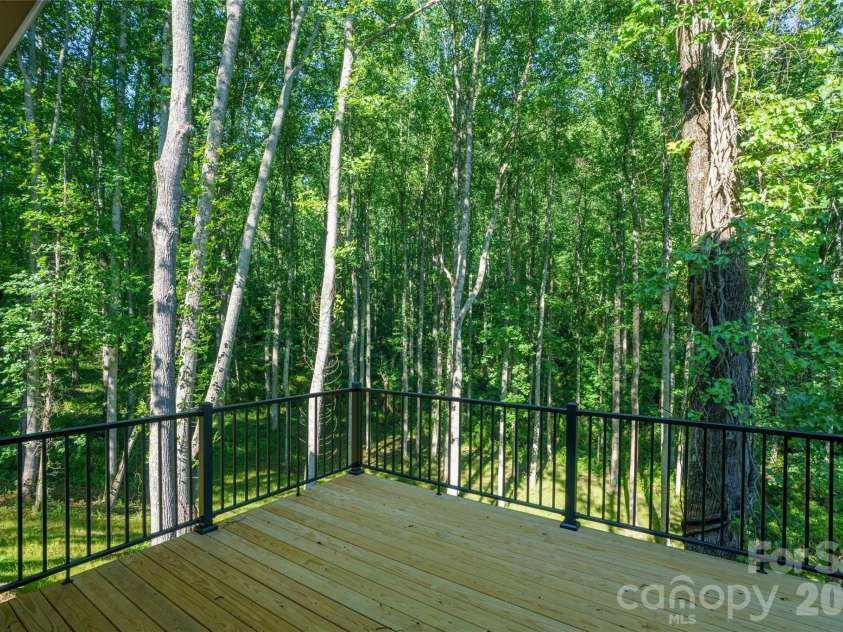 61 Bamboo Trail, Candler, NC 28715.  MLS# CAR4394352, YatesRealty ID 22870. 