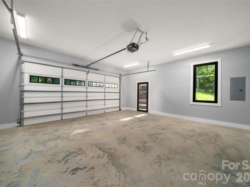 61 Bamboo Trail, Candler, NC 28715.  MLS# CAR4394352, YatesRealty ID 22870. 