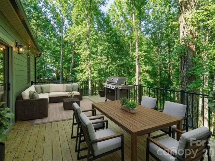 61 Bamboo Trail, Candler, NC 28715.  MLS# CAR4394352, YatesRealty ID 22870. 