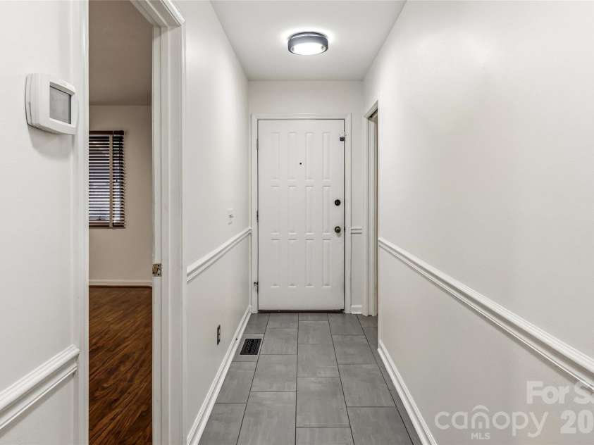 205 Scarlet Oak Lane, Hendersonville, NC 28791.  MLS# CAR4381898, YatesRealty ID 22871. 